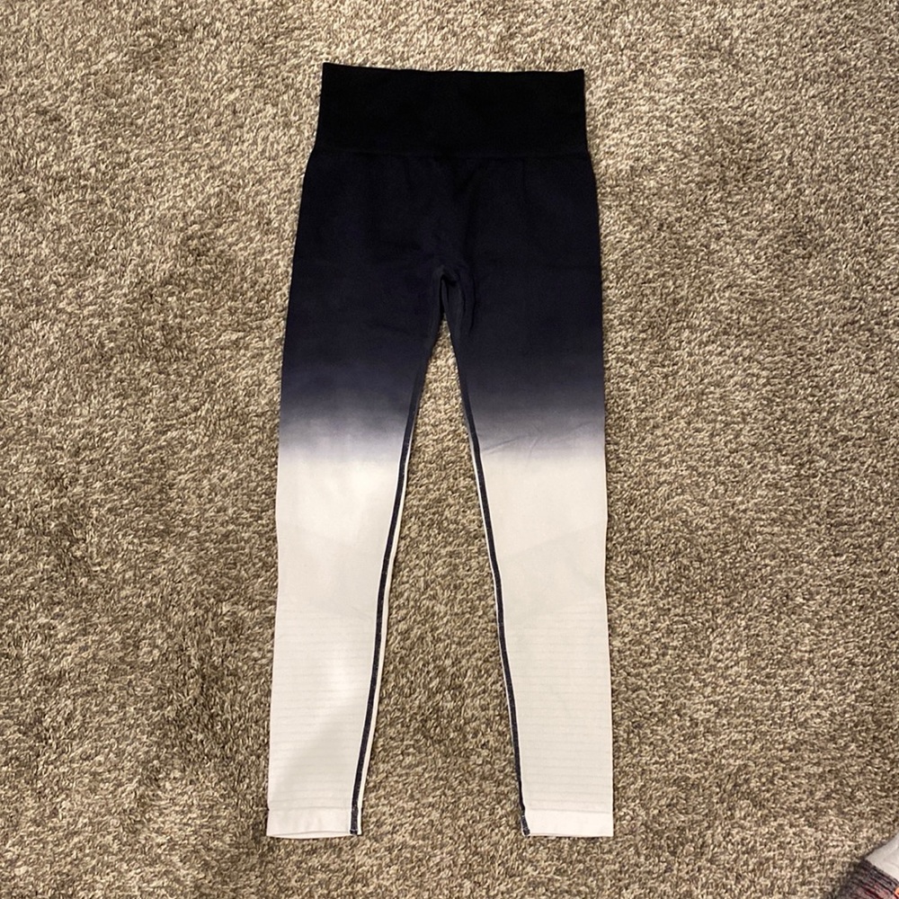 Black and White Ombre Performance Hi-Rise 7/8 24"